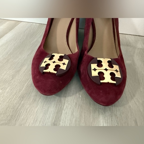 Tory Burch Burgundy Suede Luna Wedge Pumps sz 7 - Picture 5 of 10